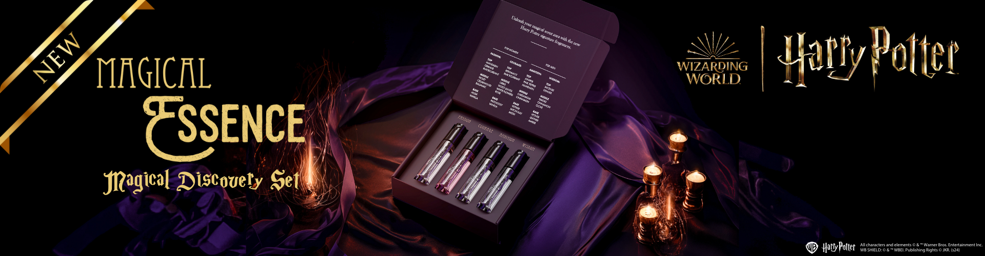 Werbebanner für das „Magical Essence – Magical Discovery Set“ der Wizarding World x Harry Potter Duftkollektion. In der Mitte eine geöffnete Box mit vier Parfumproben, umgeben von violettem Stoff und Kerzen. Links steht „NEW – Magical Essence – Magical Discovery Set“, rechts das Harry-Potter-Logo und das Wizarding-World-Emblem.